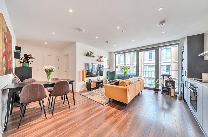 1 Bedroom Flat For Sale In Elmbridge House, Palmer Road, London, SW11