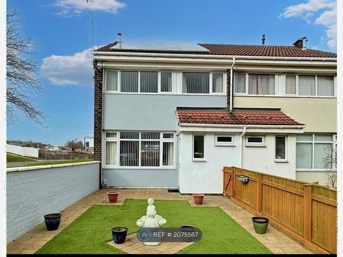 3 Bedroom End Of Terrace House To Rent In Torquay Parade, Hebburn, NE31
