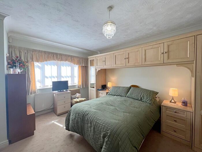 3 Bedroom Detached Bungalow For Sale In London Road, Chatteris, Cambs., PE16