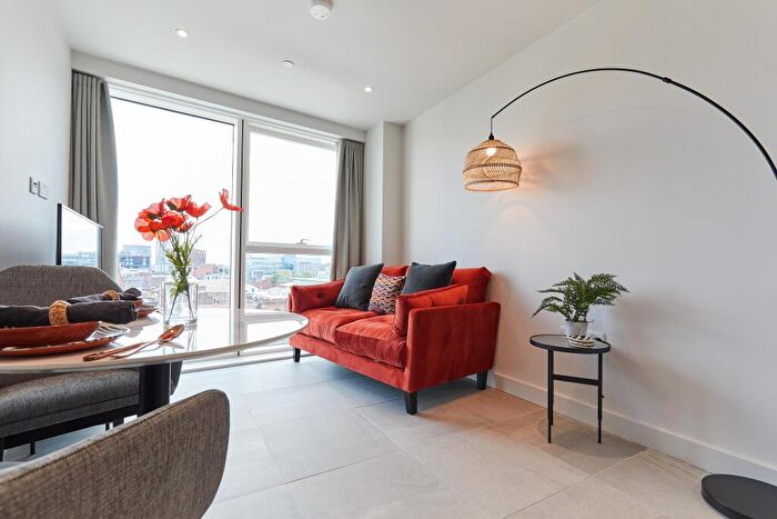 Studio To Rent In Rochdale Road, Manchester, Greater Manchester, M4