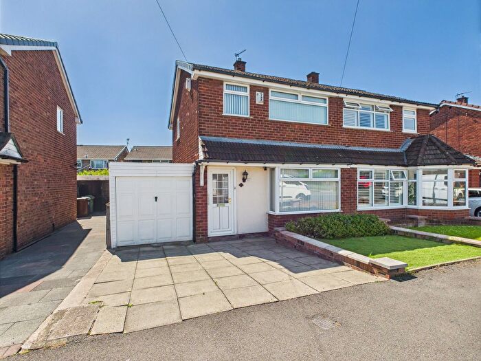 3 Bedroom Semi-Detached House For Sale In Merton Road, Wigan, WN3