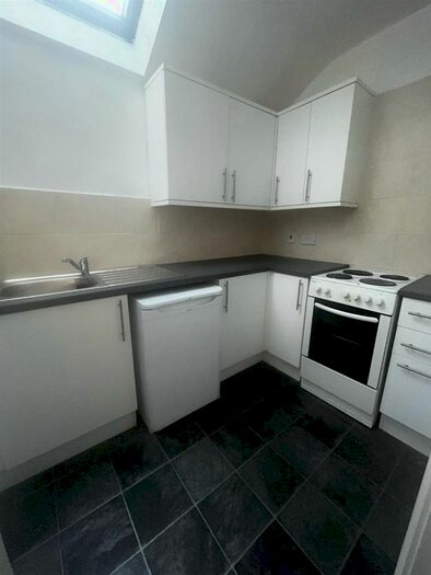 2 Bedroom Flat To Rent In Front Street, Swalwell, Newcastle Upon Tyne, NE16
