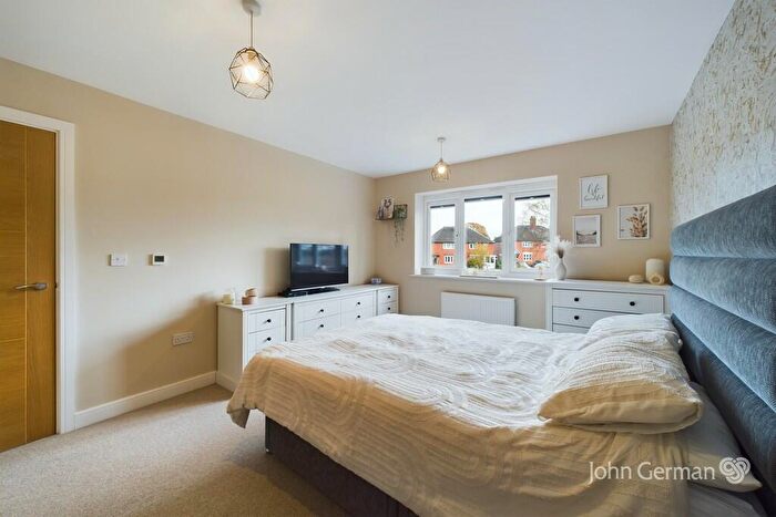 5 Bedroom Detached House For Sale In Knightswood Close, Rosliston, DE12