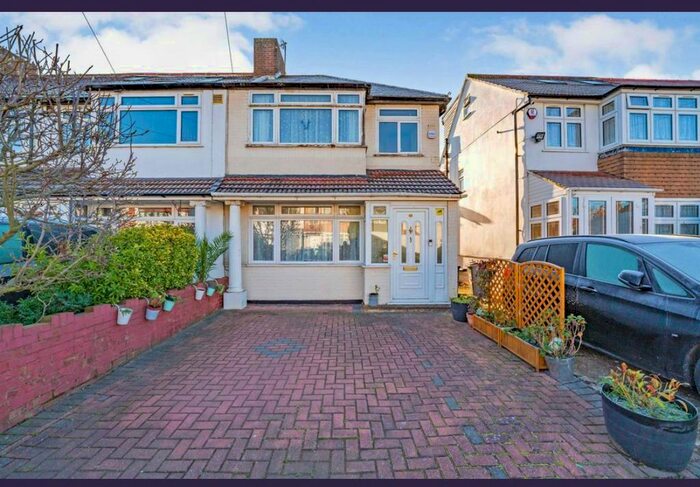 3 Bedroom End Of Terrace House For Sale In Penbury Road, Southall, UB2