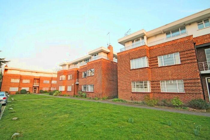 2 Bedroom Flat To Rent In London Road, Twickenham, TW1