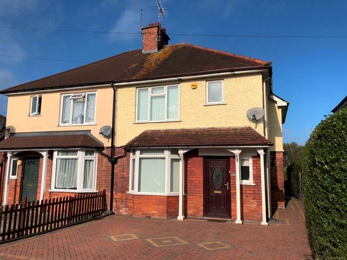4 Bedroom Semi-Detached House To Rent In Link Road, Hereford, HR1