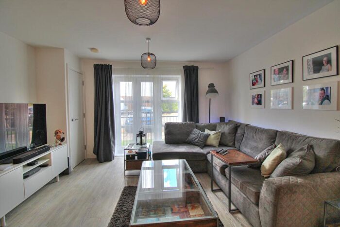 1 Bedroom Flat For Sale In Sopwith Drive, Farnborough, GU14