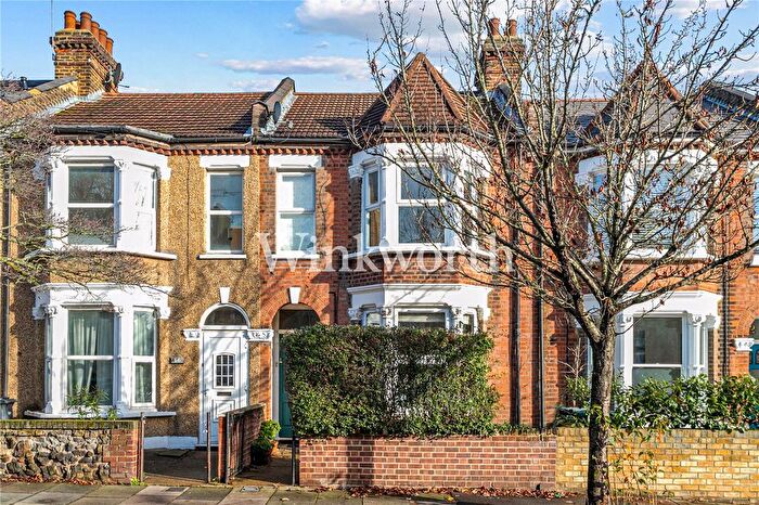 1 Bedroom Flat For Sale In Gloucester Road, London, N17