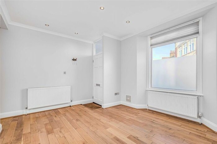 1 Bedroom Flat To Rent In Broughton Road, Fulham, London, SW6