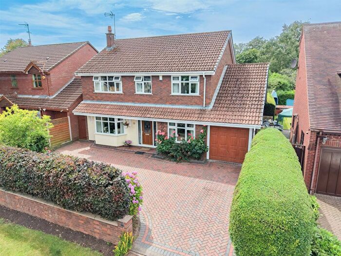 4 Bedroom Detached House For Sale In East Butts Road, Etching Hill, WS15