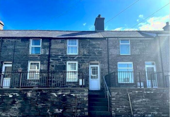 2 Bedroom Terraced House To Rent In High Street, Blaenau Ffestiniog, LL41