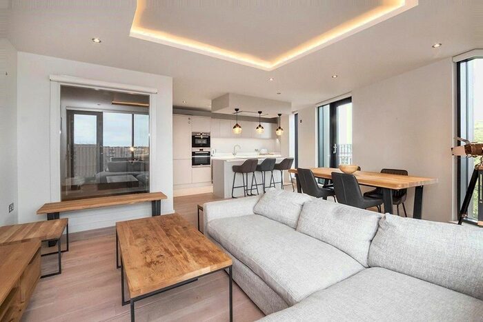 1 Bedroom Flat To Rent In Shoreditch High Street, London, EC2A