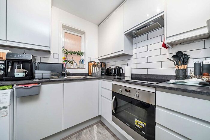 1 Bedroom Flat For Sale In Glenbuck Road, Surbiton, KT6