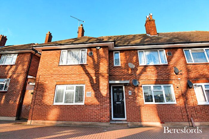 2 Bedroom Flat To Rent In Rush Green Road, RM7