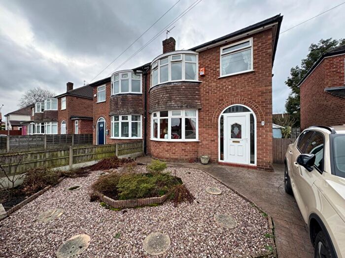 3 Bedroom Semi-Detached House For Sale In Oakhampton Crescent, Sale, M33