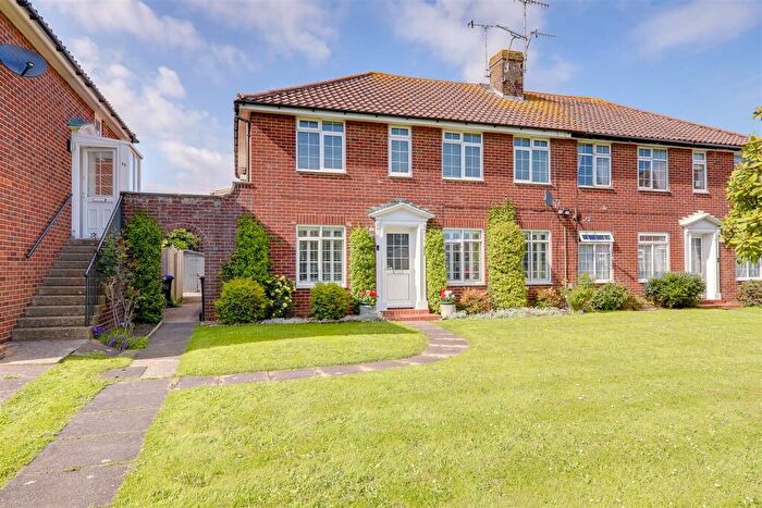 2 Bedroom Flat To Rent In Gaisford Close, Worthing, BN14