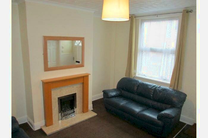 2 Bedroom Terraced House To Rent In Noster View, Leeds, LS11