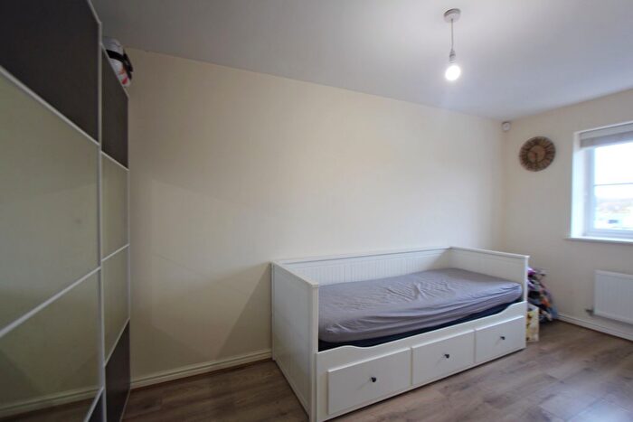 4 Bedroom Semi-Detached House To Rent In Collerne Street, Romford, RM3