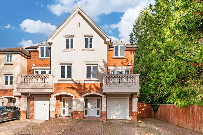 5 Bedroom Semi Detached House For Sale In Symeon Place, Reading, RG4