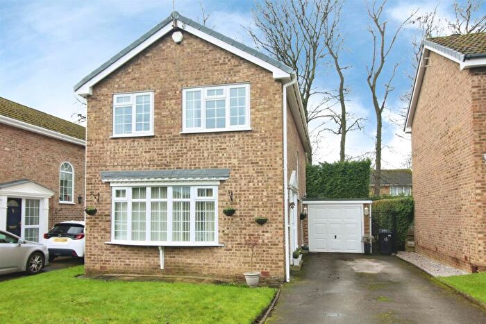 4 Bedroom Detached House For Sale In Parkways Garth, Oulton, Leeds, LS26