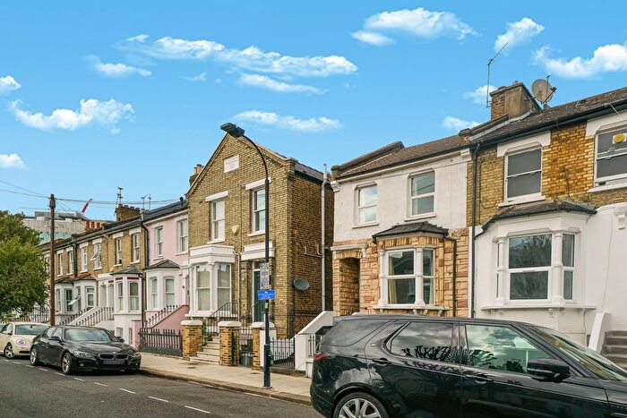 1 Bedroom Flat To Rent In Tadmor Street, London, W12