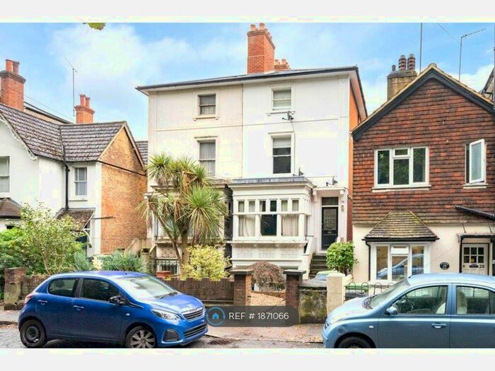 1 Bedroom Flat To Rent In Horsham Road, Dorking, RH4