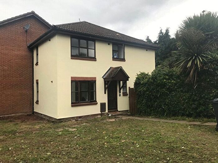 3 Bedroom Detached House To Rent In Wordsworth Mead, Redhill, Surrey, RH1