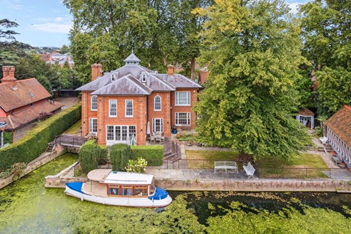 5 Bedroom Detached House To Rent In St. Peter Street, Marlow, SL7