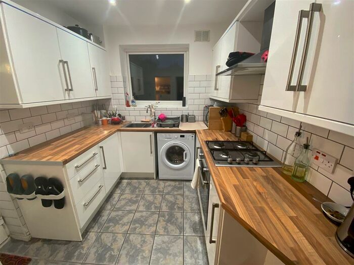 3 Bedroom Semi-Detached House To Rent In Rowlands Crescent, Solihull, B91