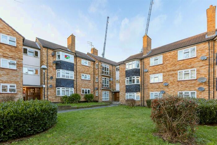 2 Bedroom Flat To Rent In Vallentin Road, London, E17