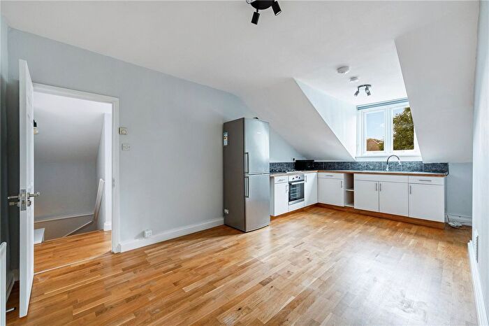 2 Bedroom Flat To Rent In The Grove, London, W5