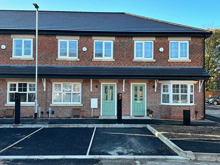 3 Bedroom Mews To Rent In Spindle Close, Macclesfield, SK11