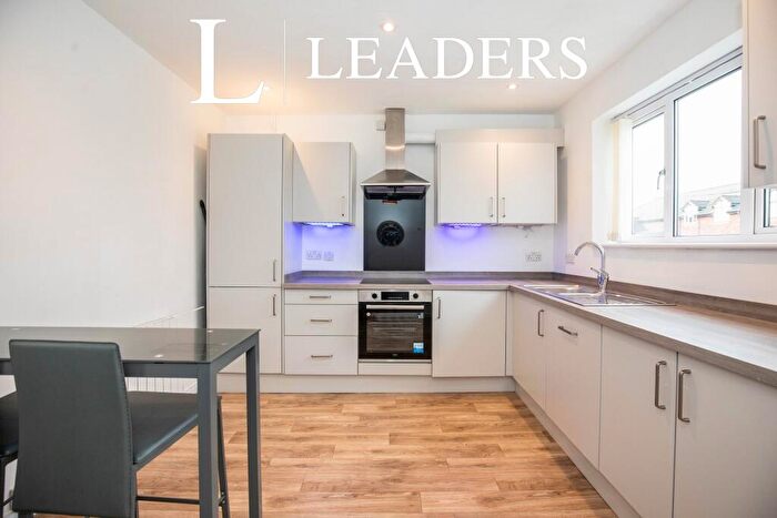 3 Bedroom Flat To Rent In Rugby Road, CV32