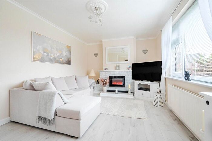 3 Bedroom Semi Detached House For Sale In Jeans Way, Dunstable, Bedfordshire, LU5