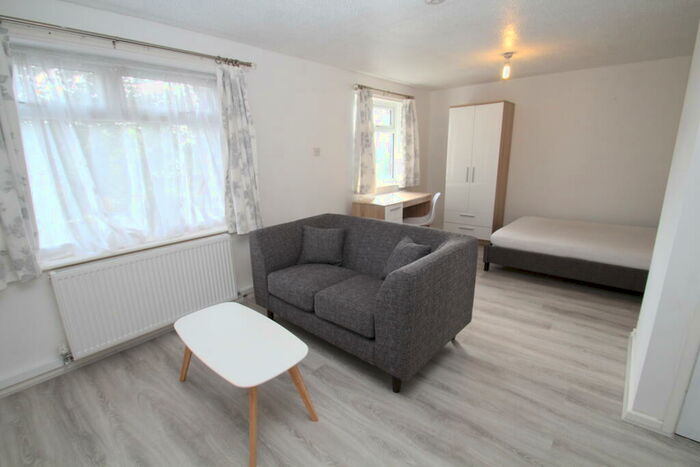 Studio To Rent In Belle Vue Court, Hyde Park, Leeds, LS6