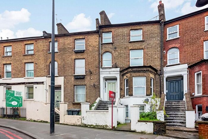 2 Bedroom Flat For Sale In Devonshire Road, Forest Hill, London, SE23