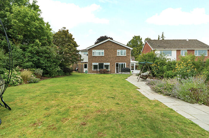4 Bedroom Detached House For Sale In Chestnut Close, Liphook, Hampshire, GU30