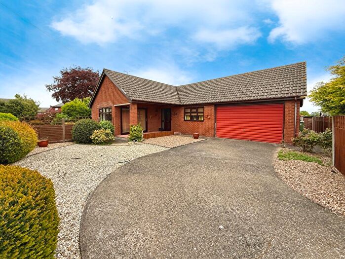 2 Bedroom Detached Bungalow For Sale In Orchard Close, Blyton, DN21