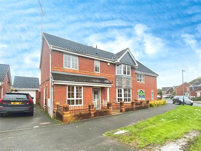 4 Bedroom Detached House To Rent In Chaytor Drive, Nuneaton, Warwickshire, CV10