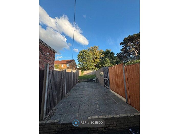 3 Bedroom Semi-Detached House To Rent In Oakdene Avenue, Chislehurst, BR7