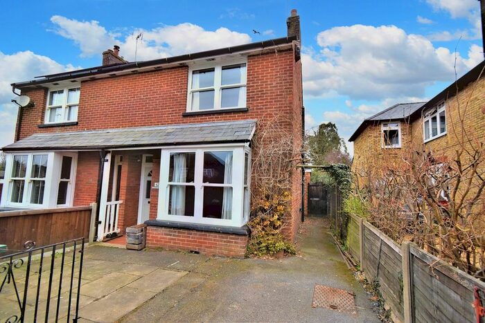 4 Bedroom Town House To Rent In Lower Vicarage Road, Kennington, TN24