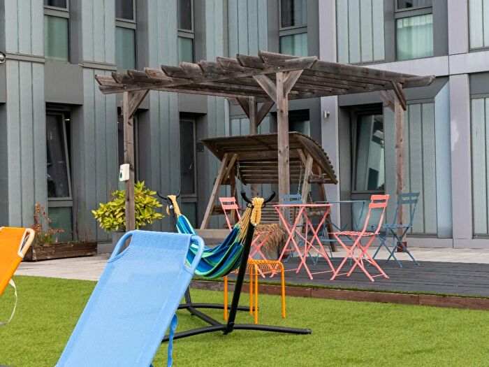 Studio To Rent In Old Oak Lane, London, NW10