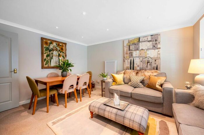 2 Bedroom Flat To Rent In Cranley Road, Guildford, GU1