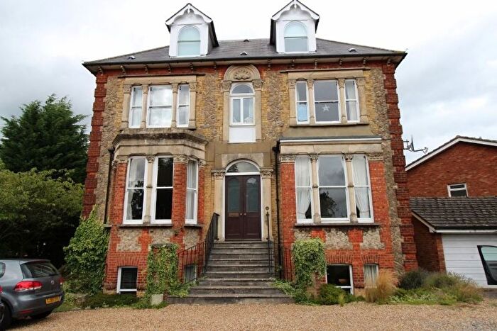 1 Bedroom Flat To Rent In Vine Court Road, Sevenoaks, TN13