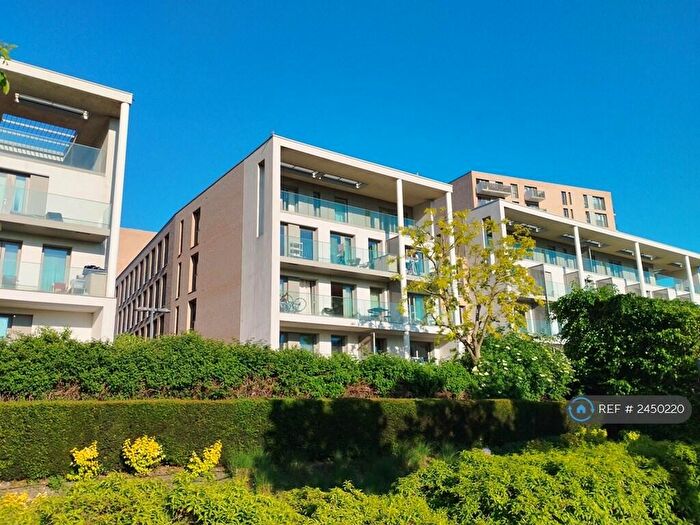 2 Bedroom Flat To Rent In Parkside Court, London, E16