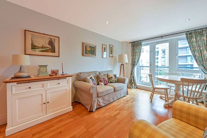 2 Bedroom Flat To Rent In Royal Quarter, Seven Kings Way, Kingston, Kingston Upon Thames, KT2