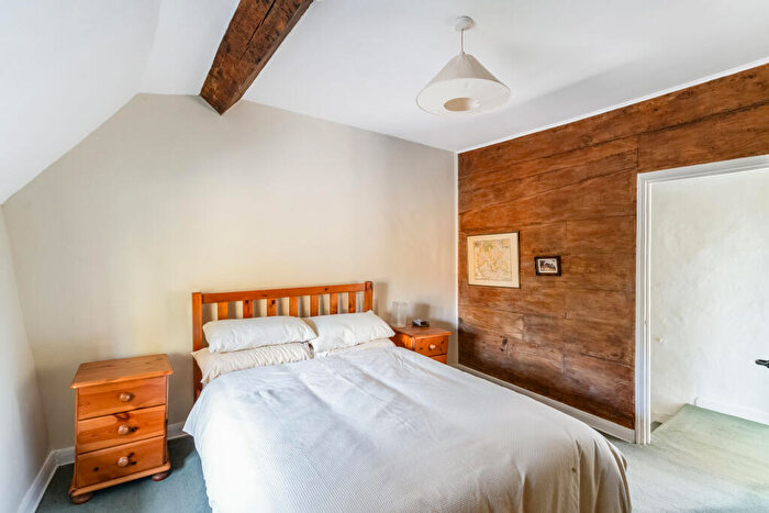 2 Bedroom Cottage For Sale In Banbury Road, Wardington, OX17