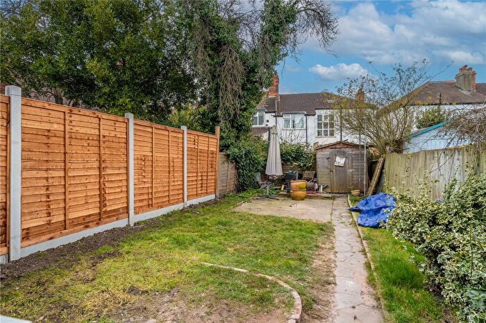 2 Bedroom Flat To Rent In Pathfield Road, London, SW16