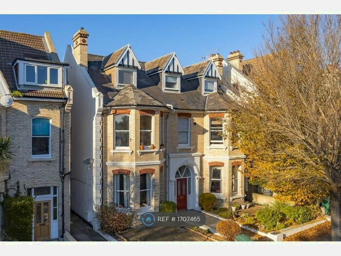 1 Bedroom Flat To Rent In Wilbury Gardens, Hove, BN3