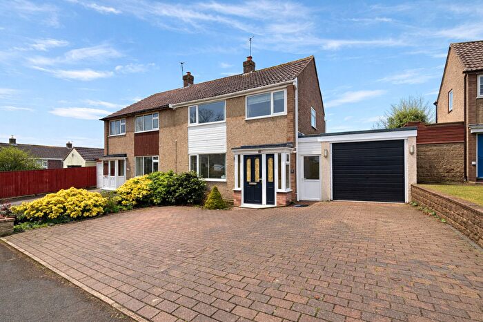 3 Bedroom Semi Detached House For Sale In Sandringham Road, Swindon, SN3